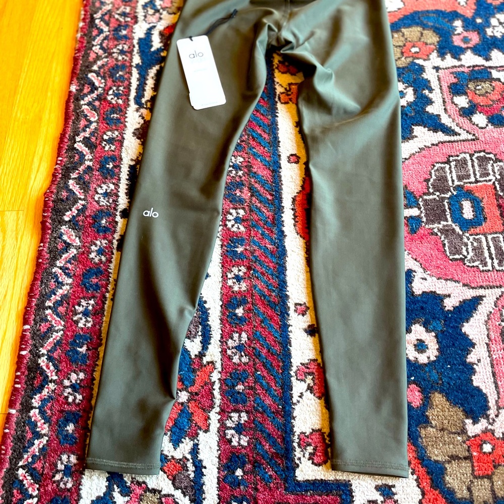 Alo Leggings